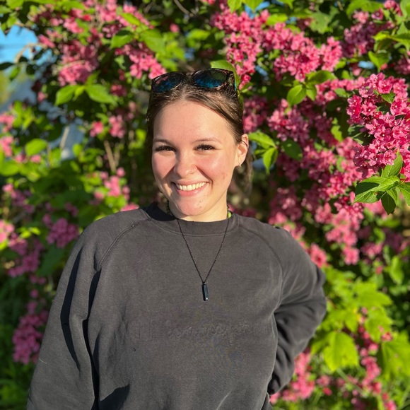 Meet your Posher, Jozie - Picture 1 of 2